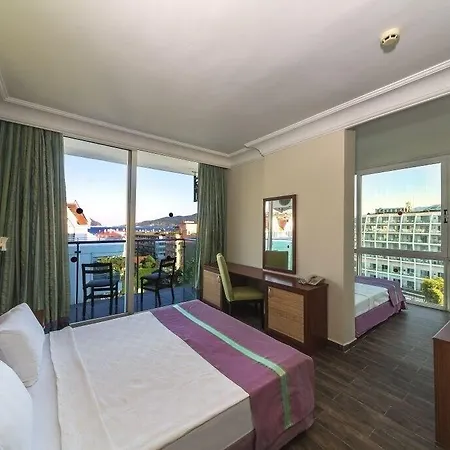 מלון Sunbay Park 3*