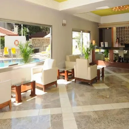מלון Sunbay Park 3*